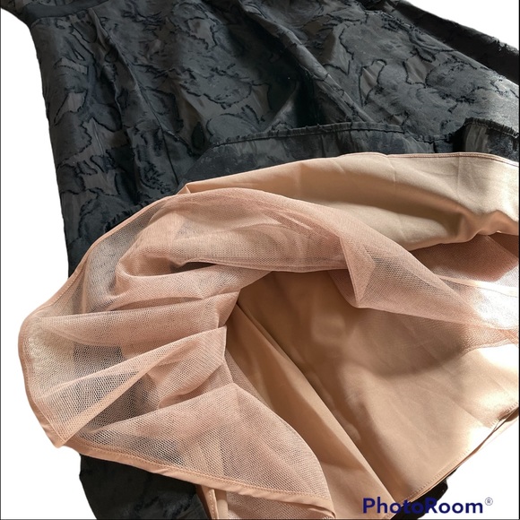 BCBG Dress size 0 - Picture 7 of 7